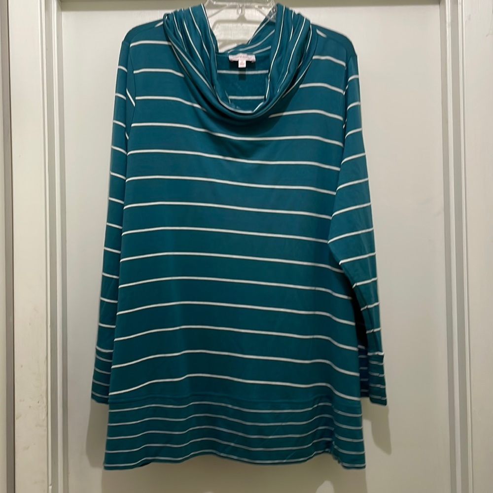 Molly & Isadore cowl neck shirt. Size 3X